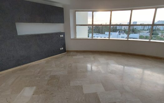 Sale apartment 3 bedrooms not overlooked south facing top floor
