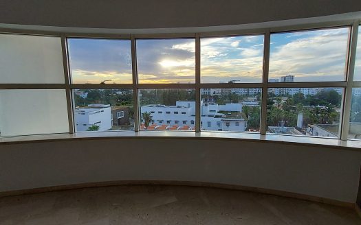 Sale apartment 3 bedrooms not overlooked south facing top floor