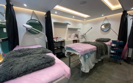 Location Local Professionel sur rue passante Racine