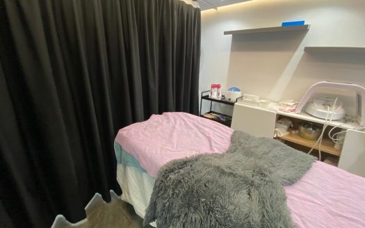 Location Local Professionel sur rue passante Racine